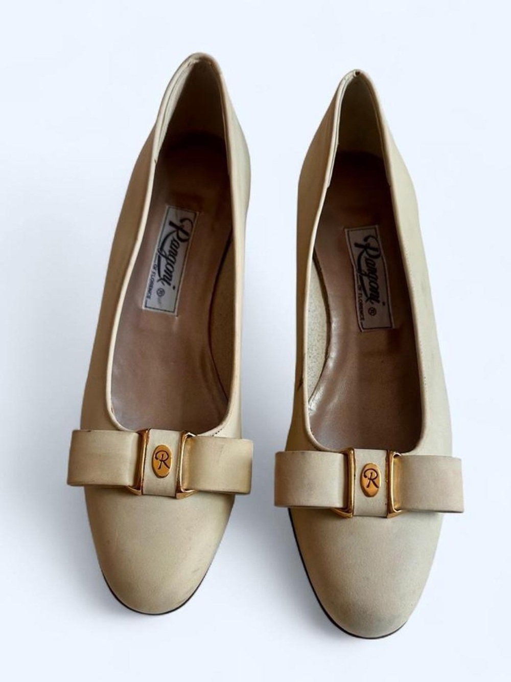 Vintage Almafi Rangoni Cream Bow Ballet Flats with Gold Accent